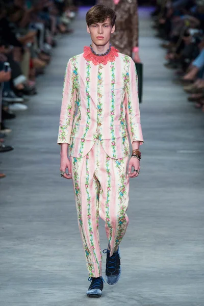 Look 22